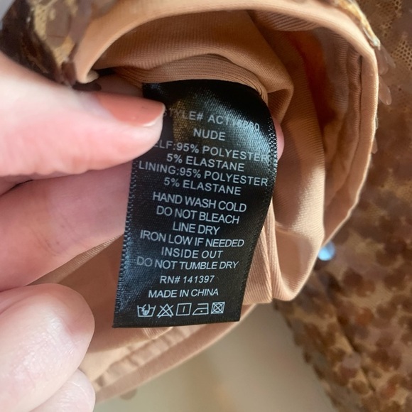 Astr the Label Nude Romina Sequin Top NWOT - Picture 4 of 11